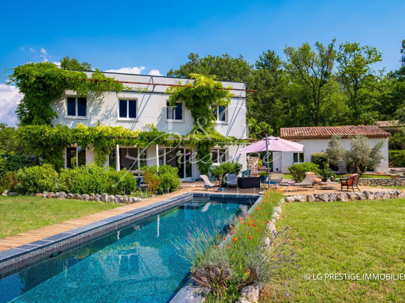 Exceptional villa in Montauroux - quiet, swimming pool &amp; outbuildings - a little corner of paradise!