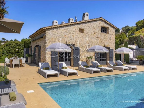 À Vendre Maison Mandelieu-La-Napoule avec Piscine, 7P, 216.05m²