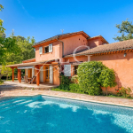 Provencal villa with airbnb or family potential on fayence