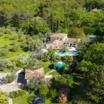 Propriété de charme de 187 m2 avec piscine, dépendances et terrain paysagé de 3 002 m2