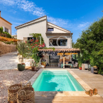 À Vendre : Villa à Saint-Aygulf avec Piscine, 6 Pièces, 167 m²