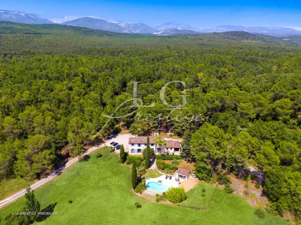 Magnifique bastide avec piscine et grand terrain