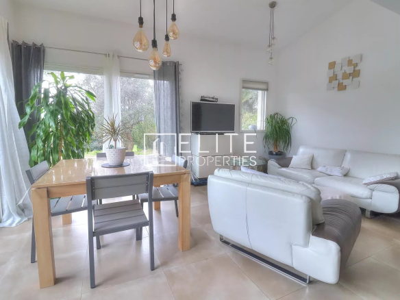 6 -room house of 120 m² + Vallauris swimming pool
