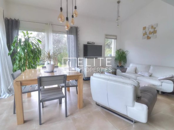 MAISON 6 PIÈCES DE 120 m² + PISCINE  VALLAURIS