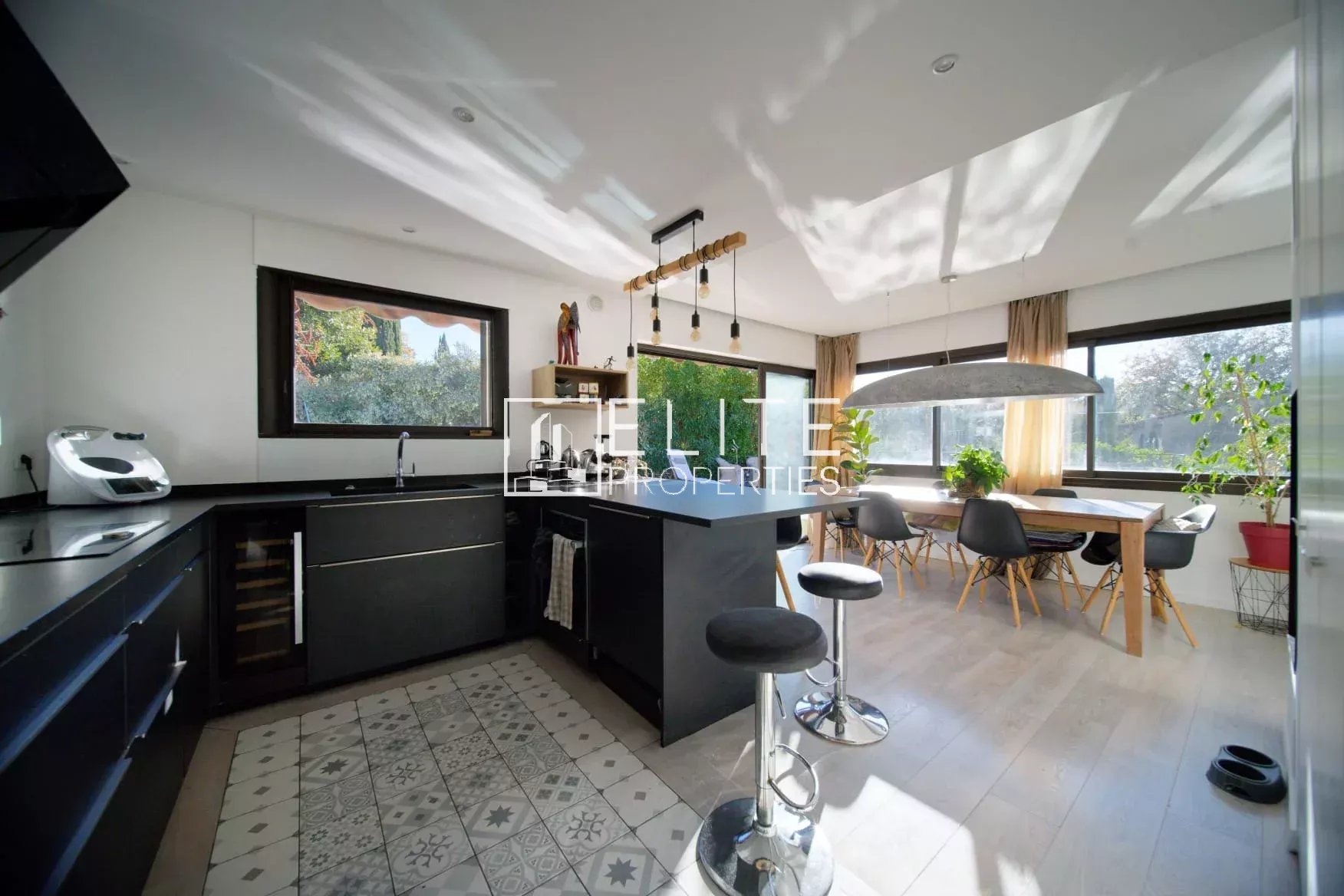 75d625df2ed0b60829eb066e710092f4_9d3535bddc_1752-original