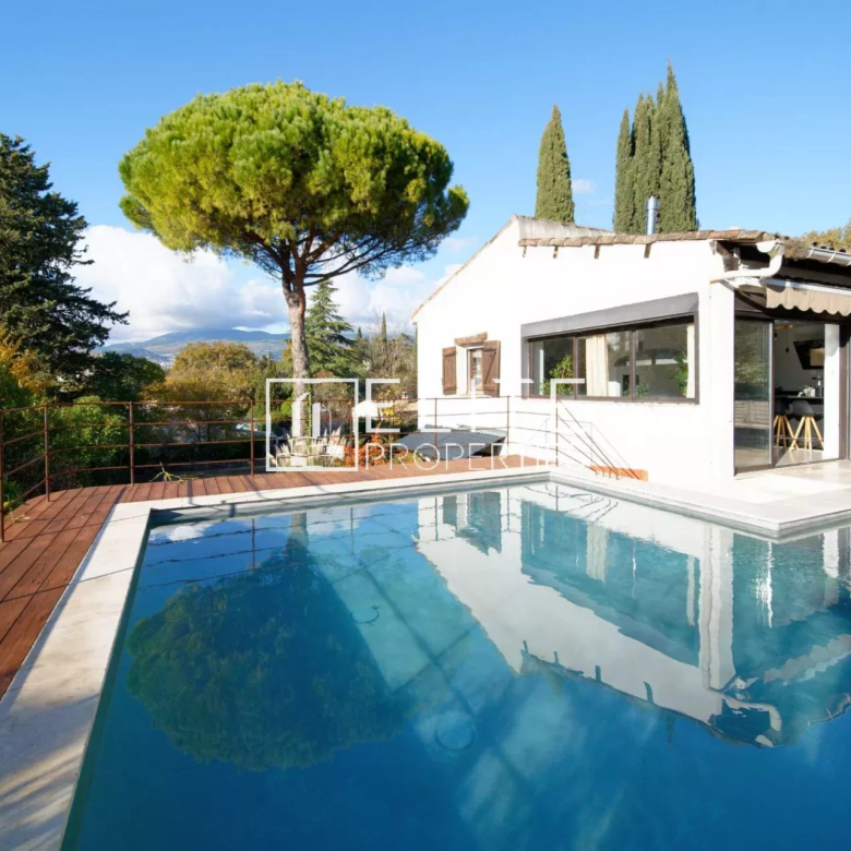 MAISON 280m² TOURRETTES