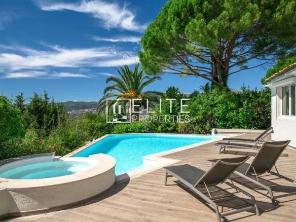 VILLA 588m² CASTELLARAS MOUANS-SARTOUX