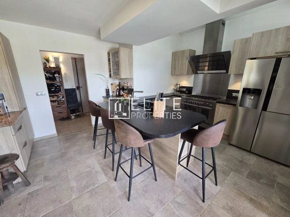 MAISON 4 PIÈCES 150 m² + PISCINE PEYMEINADE