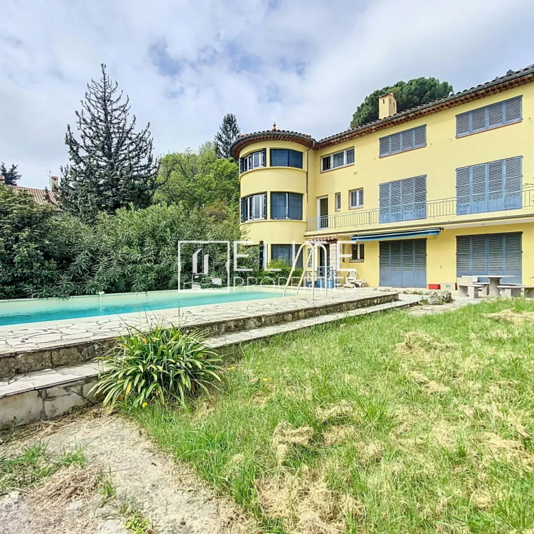 COUP DE COEUR : Villa de maçon + piscine