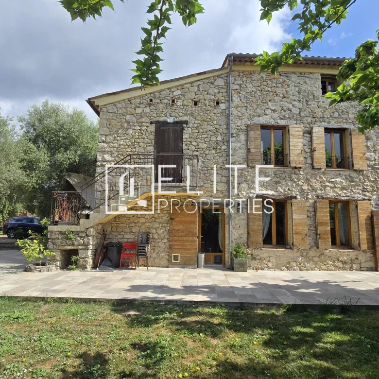 MAISON DE 242 m² AVEC DÉPENDANCES + PISCINE – MOUGINS