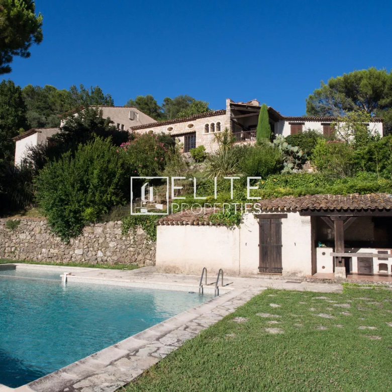 Near Cannes – Théoule-Sur-Mer – Villa Domaine Pieds dans l'eau