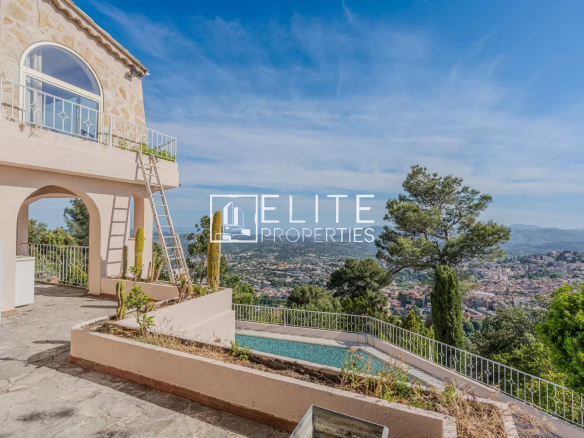 GRASSE – VILLA 221m2 6 pièces