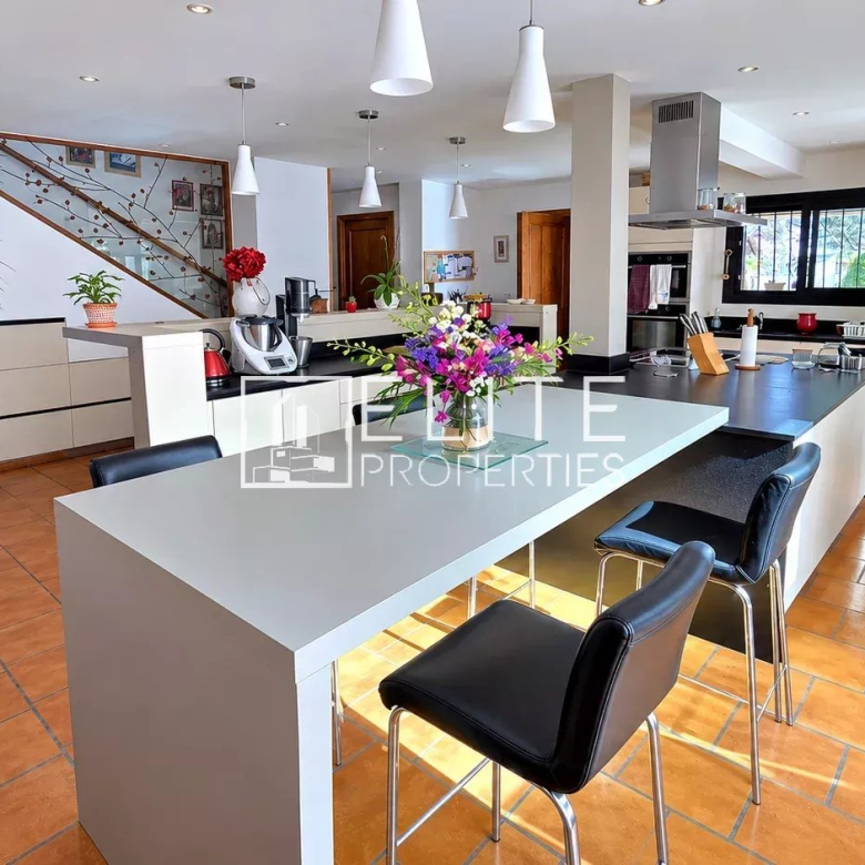 Baja California – Stunning renovated apartment with panoramic sea views