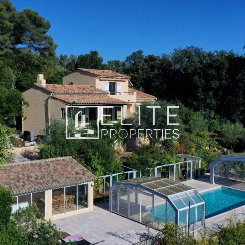 Luxury real estate photo | Charming Properties