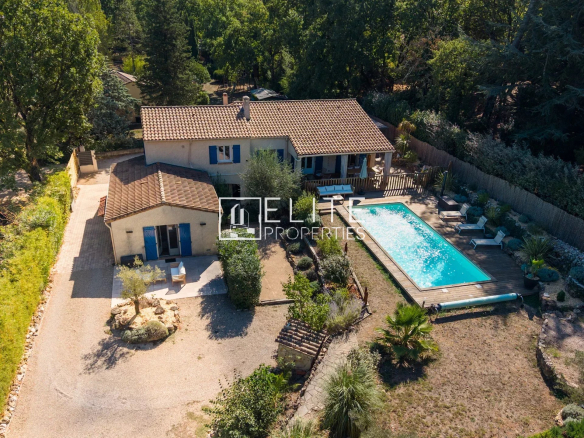 Luxury real estate photo | Charming Properties