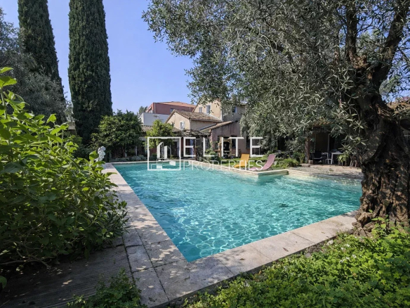 Luxury real estate photo | Charming Properties