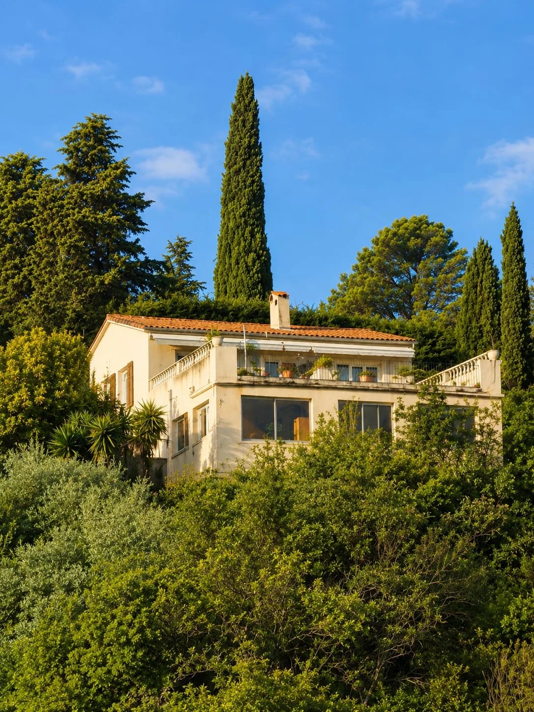 Maison avec vue mer à Théoule-sur-Mer Maison à Théoule-sur-Mer, 4 pièces, vue mer, terrain en pente.