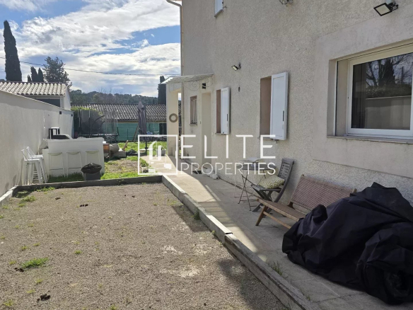 Maison rénovée de 255 m² avec jardin à Grasse, Saint-Antoine.