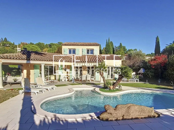 VILLA 153m² + PISCINE MOUGINS
