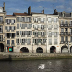Bel immeuble de rapport avec murs commerciaux en plein centre de Bayonne et proche Nive