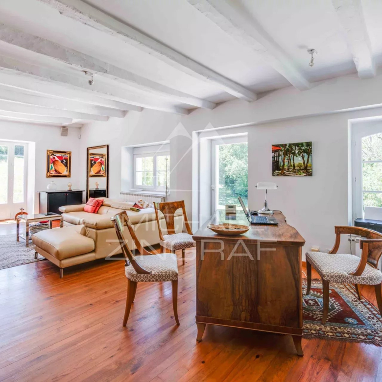 4-ROOM APARTMENT WITH TERRACE – HIGH RENTAL YIELD – CANNES BANANA