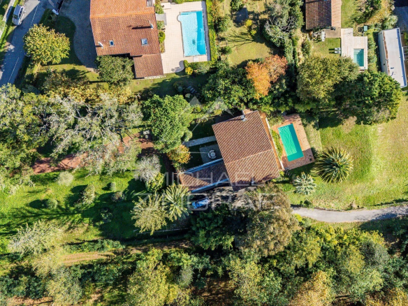 Luxury real estate photo | Charming Properties