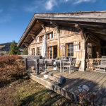 Authentique chalet en vieux bois, proche centre, “privacy” – Terrain constructible Premium