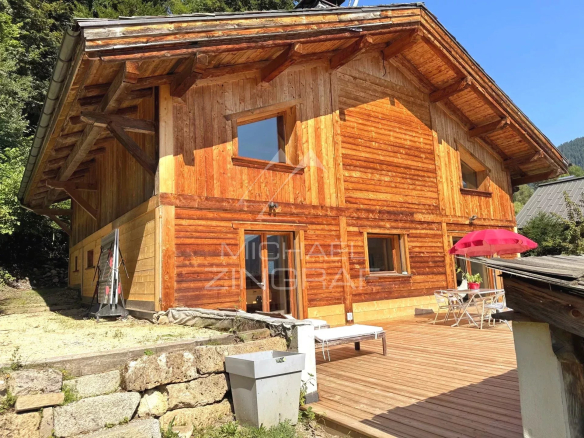 Chalet Flumet “Coup de coeur” – Wood and volumes – Calm &amp; view – Close to the village on foot