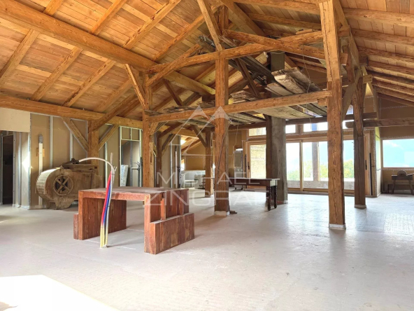 Ferme ancienne rénovée Combloux – Vue panoramique – Séjour cathédrale et huit chambres