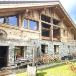 Renovated old farmhouse in Combloux – Panoramic view – Cathedral living room and eight bedrooms