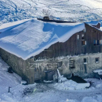 Ferme ancienne à rénover – Ski “in & out”  – Authenticité – Vue – Calme