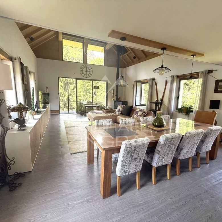 Ferme ancienne avec PC habitation – Vue panoramique Mont Blanc – Potentiel de rénovation