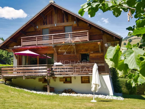 Chalet avec terrain constructible – Très proche centre Megève à pied