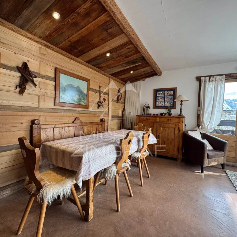 Chalet a rénover – Centre Saint-Gervais-Les-Bains – Tout à pied – Calme & vue dégagée