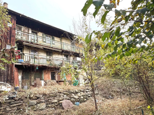 Chalet to renovate – Saint-Gervais-Les-Bains town centre – Everything within walking distance – Quiet &amp; unobstructed view