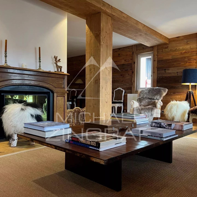 Ferme ancienne rénovée Combloux – Vue panoramique – Séjour cathédrale et huit chambres