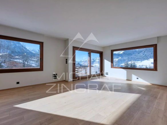 Renovated apartment – ​​Four bedrooms – Quiet, panoramic view &amp; elevator