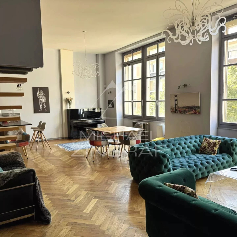 Luxury real estate photo | Charming Properties