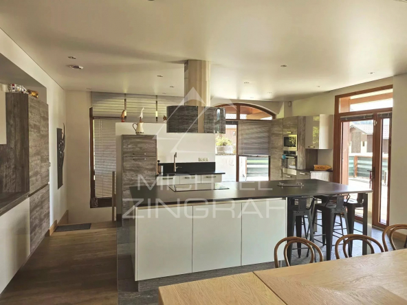 Vaste appartement terrasse – 5 chambres – Au pied des pistes