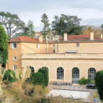Maison bourgeoise avec orangerie, piscine, parc arboré, puits