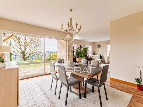 Exclusive Monts d&#39;Or Villa Panoramic view