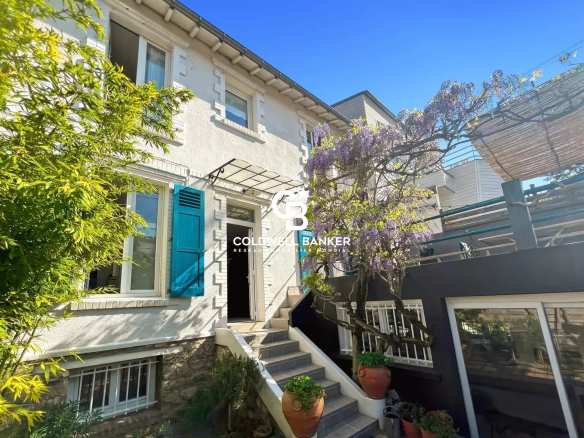 Beautiful house with garden/terrace on display south