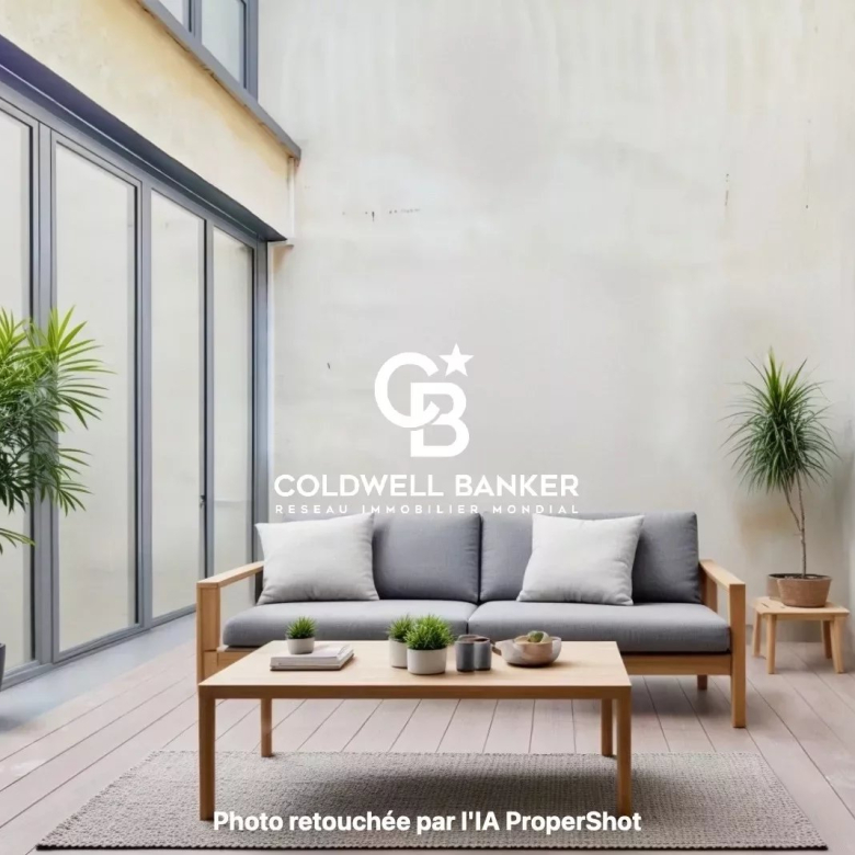 Top floor apartment with 100m² terrace