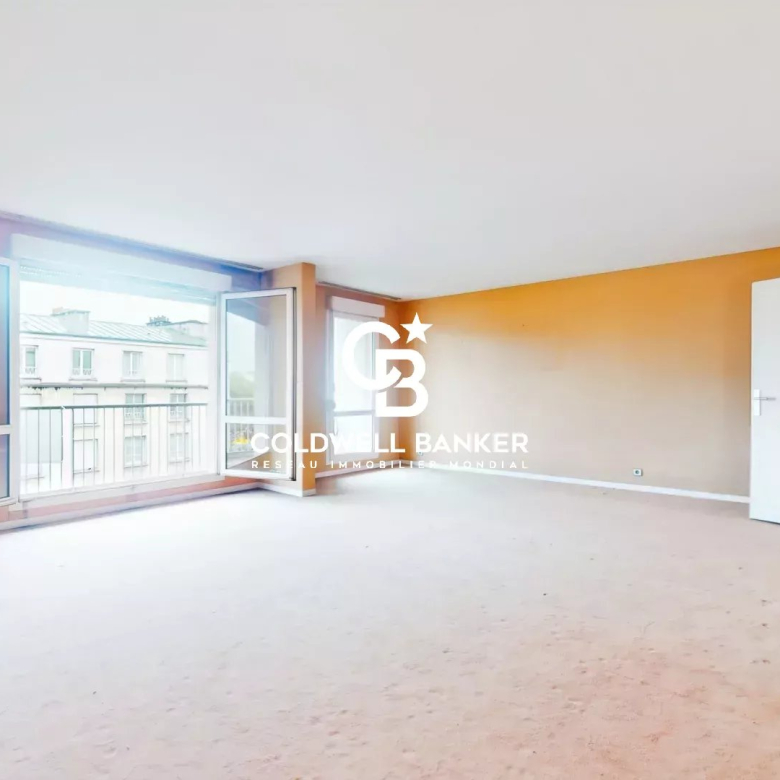 Belle demeure de 292m², de 1850, comme “la campagne dans la ville”,  avec toutes les commodités accessibles facilement !