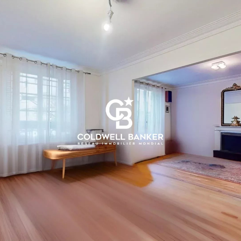 Villa contemporaine 5 pièces avec jardin, terrasses et garage à Issy-les-Moulineaux !