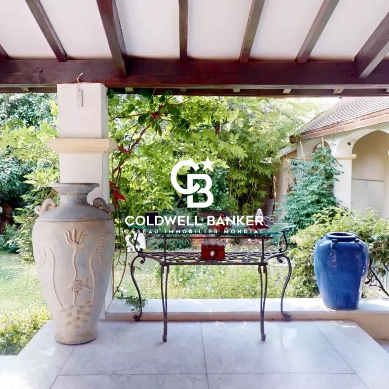 Bel appartement de 121m² avec une vaste terrasse et un grand jardin privatifs de 290m² !