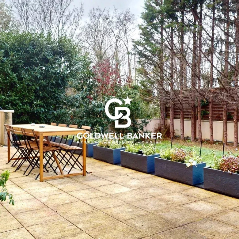 Magnifique appartement traversant  110m2 avec terrasses et jardin SUD 100m2