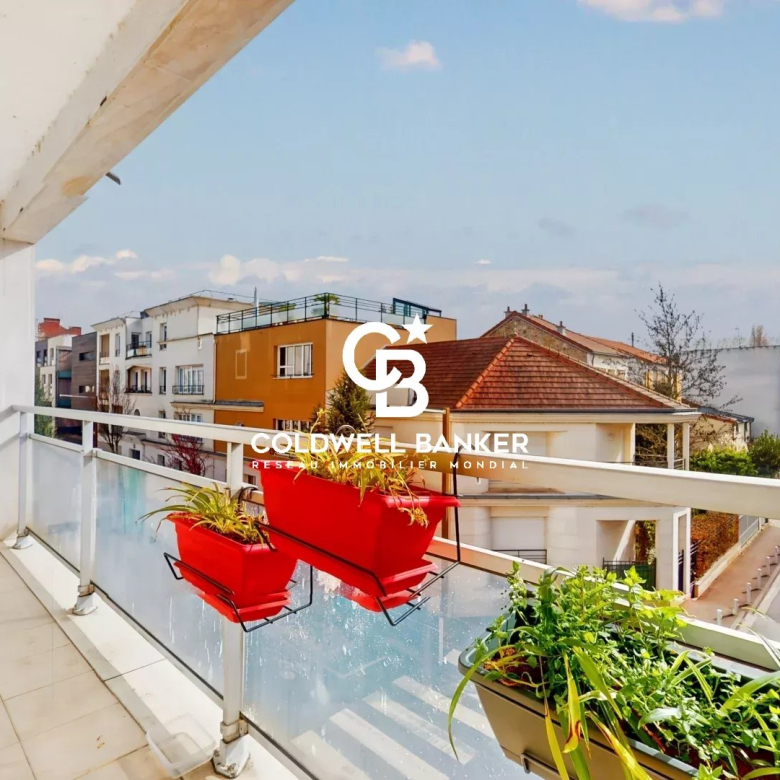 À Vendre Villa Mougins avec Piscine, 8 Pièces, 389.37m²