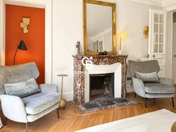 Beautiful 4-room apartment of 111m², a stone's throw from the Royal Palace, the Stock Exchange and the Opera!