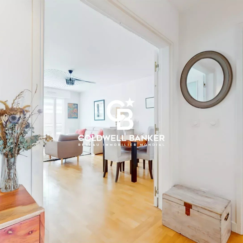 Belle maison traversante rénovée avec jardin SUD